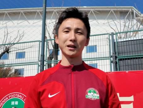 尹鸿博：我喜欢王钰栋，他的技术特点在中国球员中很欠缺